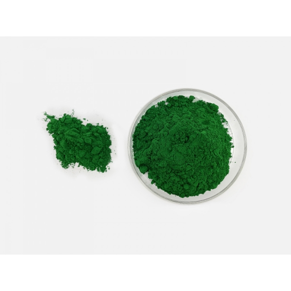 Highly transparent fluorescent pigment, fluorescent color concentrate, fluorescent green
